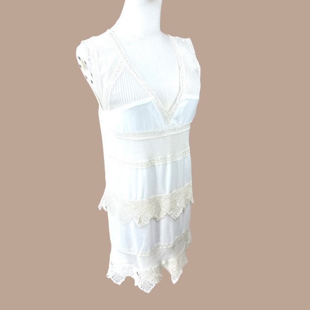 Guess NWOT Size Small Crochet lace White cram Lace Detail mini slip dress